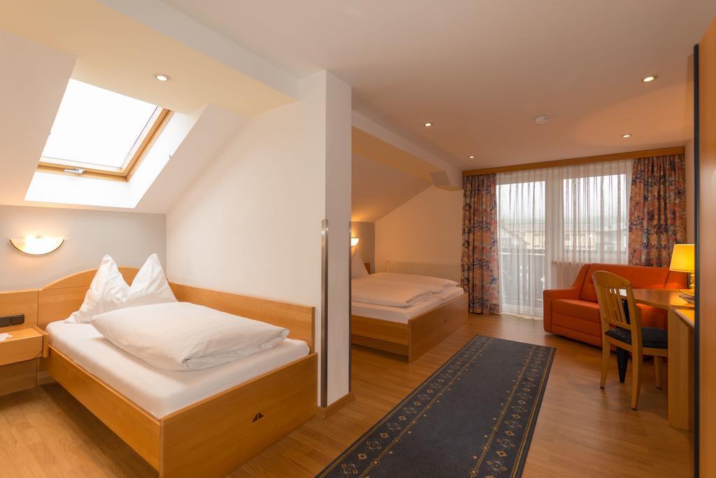 Gasthof Neuwirt Eugendorf Habitación foto